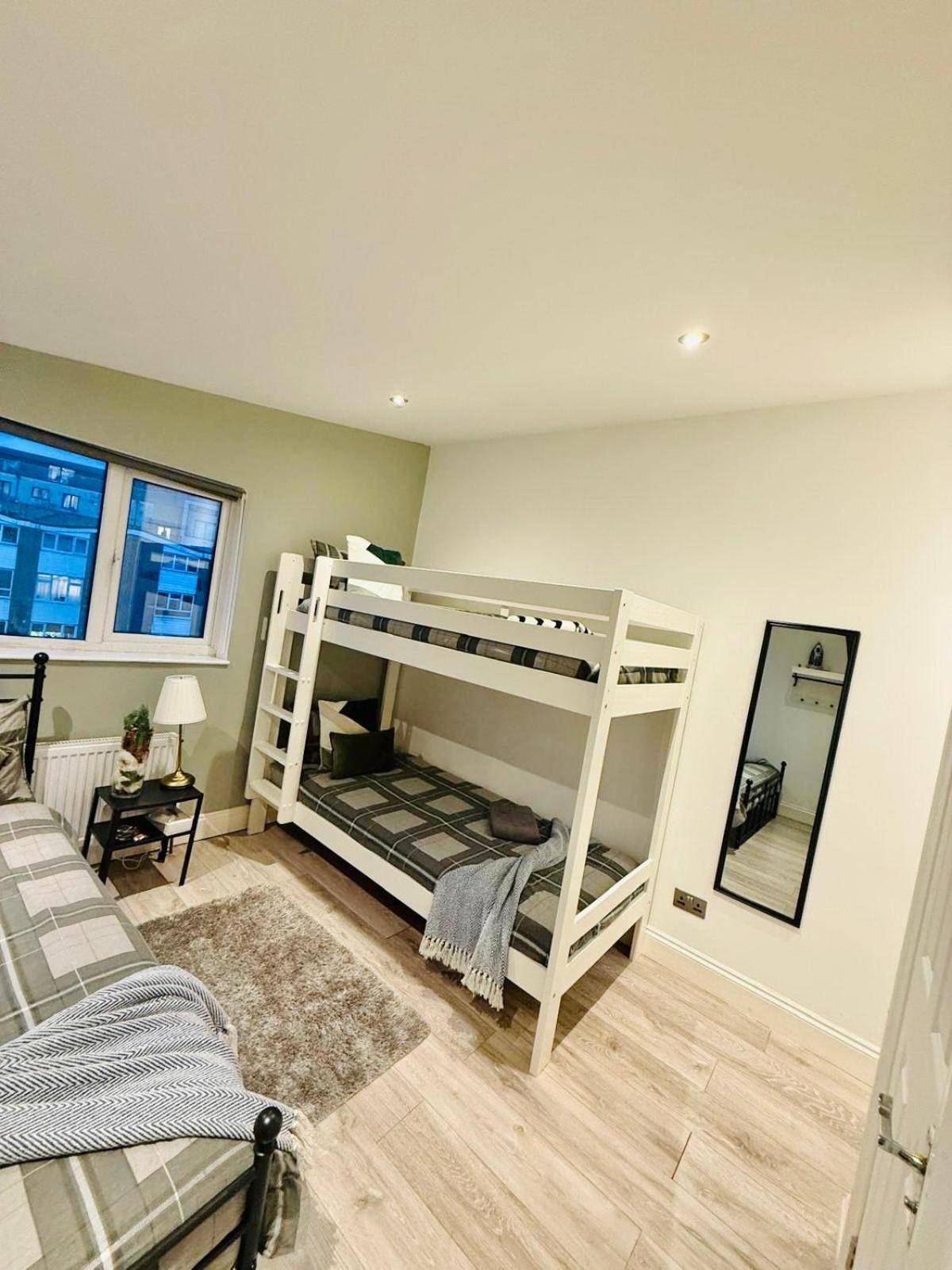 15 Min To Central London Guest Suites 22 Exterior photo