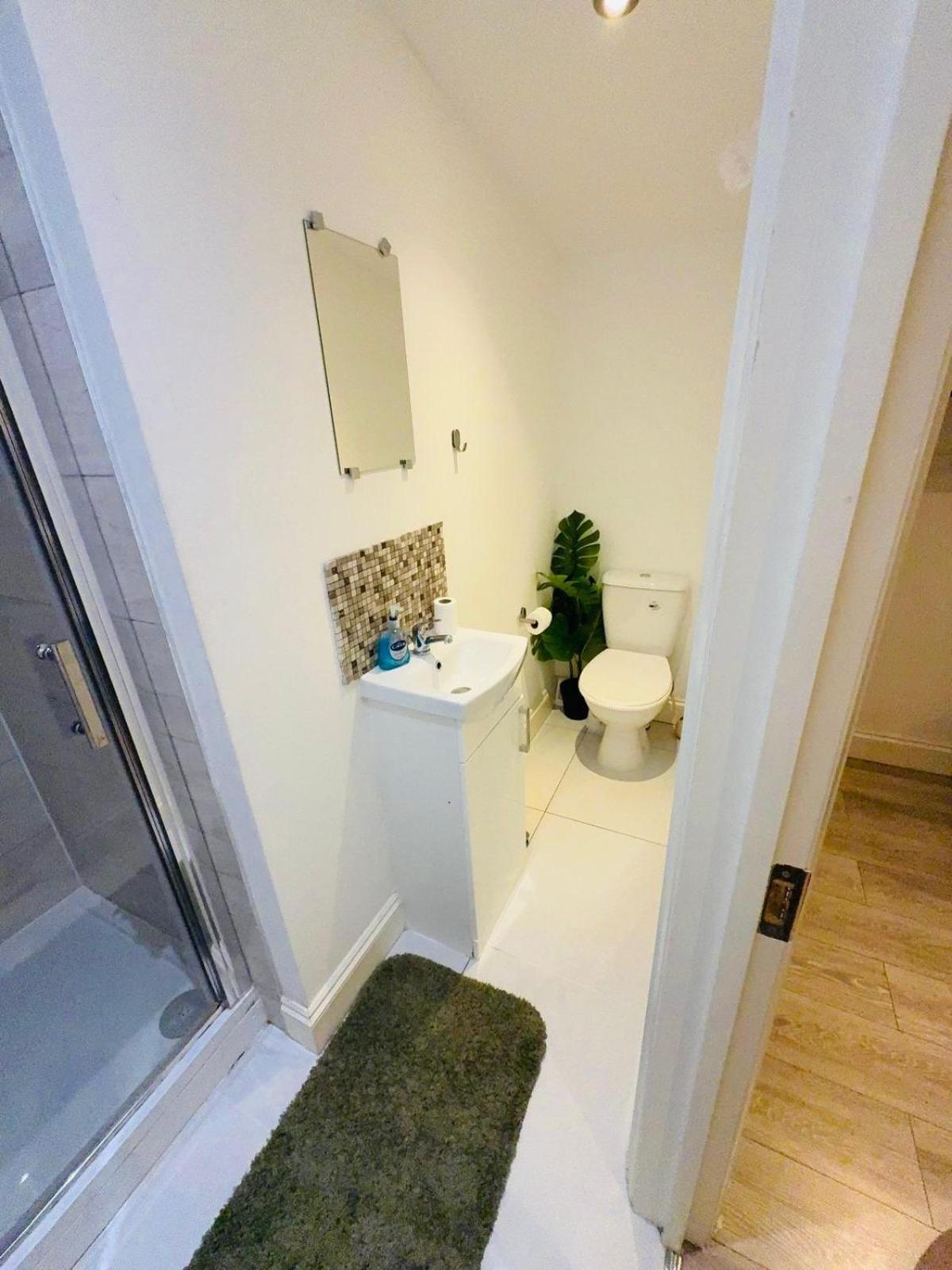 15 Min To Central London Guest Suites 22 Room photo